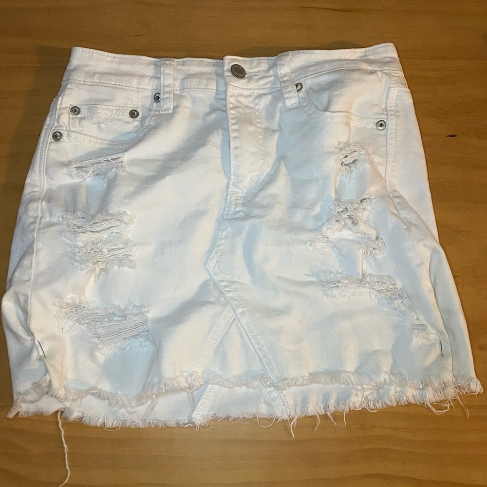 White denim skirt